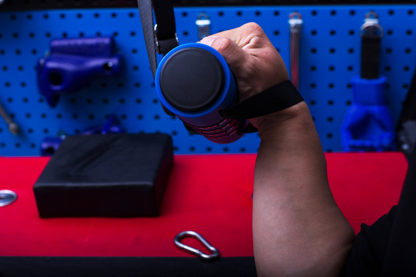 Centre Force Wrist Cupping Grip Tool Arm Wrestling